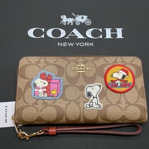 Coach X Peanuts Long Zip Around Wallet Signature Canvas Patches Card Leather NWT